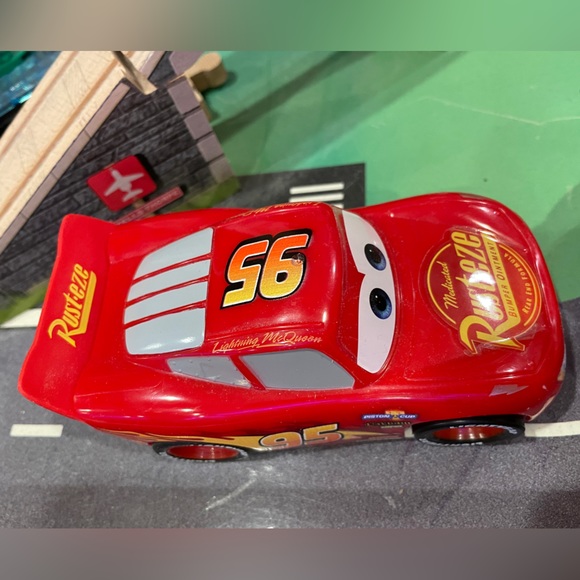 Cars Movie Disney set- Lightning McQueen and Jackson Storm - Picture 3 of 7